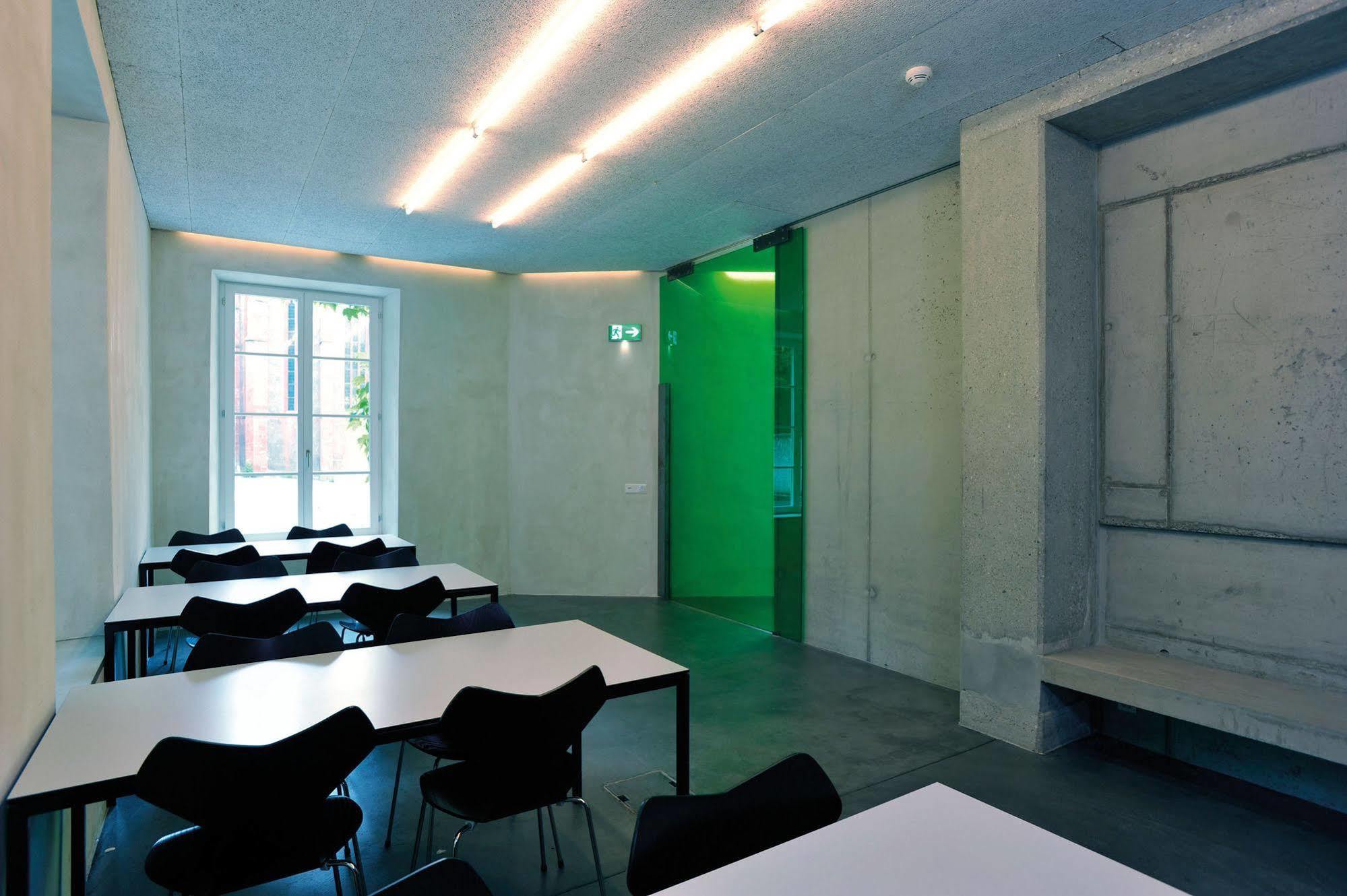 Basel Youth Hostel Luaran gambar